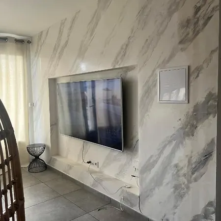 Apartman Spacieux Et Lumineux *